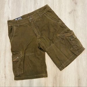 Men’s Kuhl Shorts Army Green Size 32